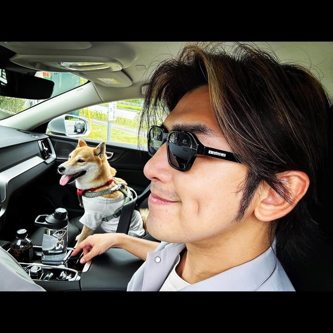 チェン・ボーリンのインスタグラム：「#極島森林2 🏕️✨✌🏻  出發‼️ @afuriinu 😎」