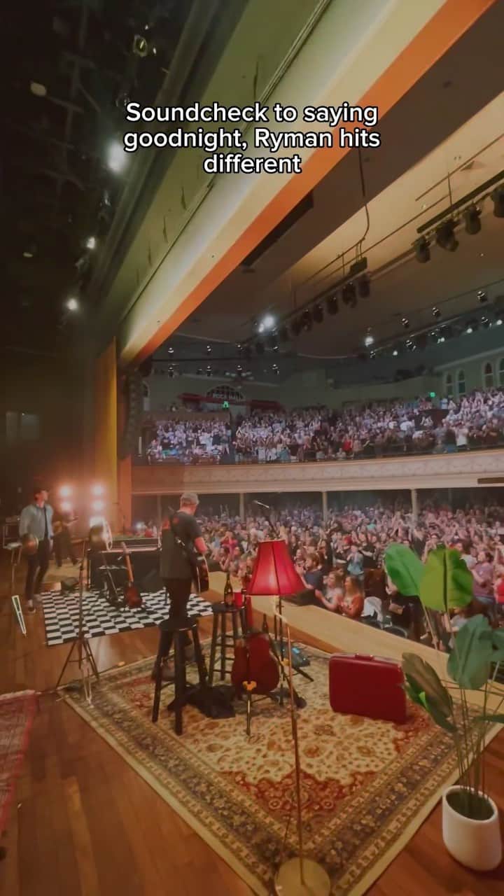 All Time Lowのインスタグラム：「Playing at @theryman just hits different 🤯 Thank you, Nashville!」