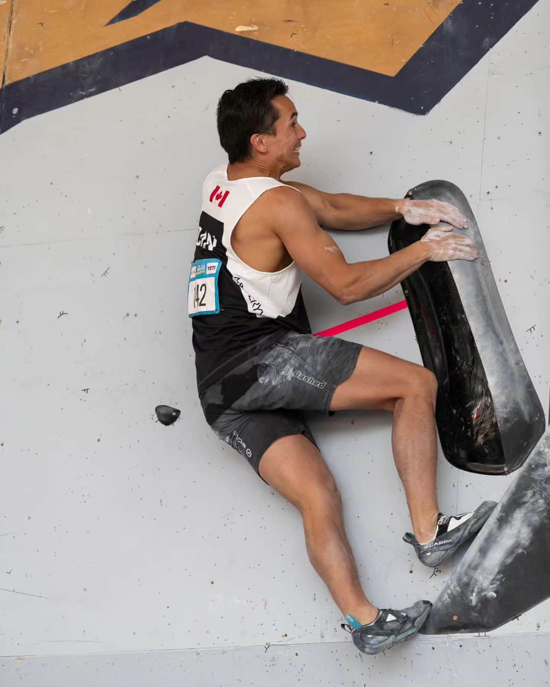 シーン・マコールのインスタグラム：「Salt Lake City 2023. I absolutely loved seeing all the familiar faces. Seeing my friends, competitors, and coaches in isolation and feeling the overwhelming support from them filled me with happiness. ☺️ ⠀⠀⠀⠀⠀⠀⠀⠀⠀ I didn't climb well, but I didn't re-injure my shoulder so the competition served its purpose. Being back on the mats was a combination of elation and suspense. I was so happy to be back but I thought often about what had happened this past year. My road ahead is still long but at least I've started the journey. 🙏 ⠀⠀⠀⠀⠀⠀⠀⠀⠀ Again, so good seeing everyone, and can't wait for the next competition of the year! ⠀⠀⠀⠀⠀⠀⠀⠀⠀ 📸 by @xsloba ⠀⠀⠀⠀⠀⠀⠀⠀⠀ ⠀⠀⠀⠀⠀⠀⠀⠀⠀ ⠀⠀⠀⠀⠀⠀⠀⠀⠀ ⠀⠀⠀⠀⠀⠀⠀⠀⠀ ⠀⠀⠀⠀⠀⠀⠀⠀⠀ ⠀⠀⠀⠀⠀⠀⠀⠀⠀ ⠀⠀⠀⠀⠀⠀⠀⠀⠀ @scarpana | @boilerroomclimbing | @mec | @flashedclimbing | @team_edelrid  #climbing #train #canada #athlete #sports #power #fitness #work #workhard #workout #strength #ninja #gym #fun #climbing_photos_of_instagram #business #challenge」
