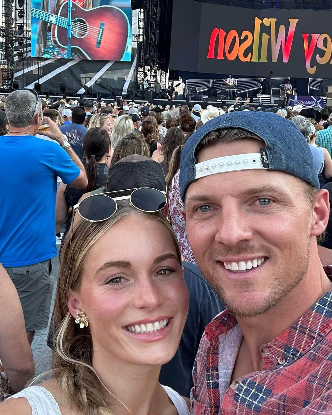 スティーブ・クックさんのインスタグラム写真 - (スティーブ・クックInstagram)「Went to the Luke Combs concert last night only to listen to Morgan’s sing the whole time… and I wouldn’t change a thing. Love seeing my Aussie girl belting out country music on her first trip to my home town of Boise Idaho!  @lukecombs @rileyduckman and @laineywilsonmusic killed it!」5月22日 2時35分 - stevecook