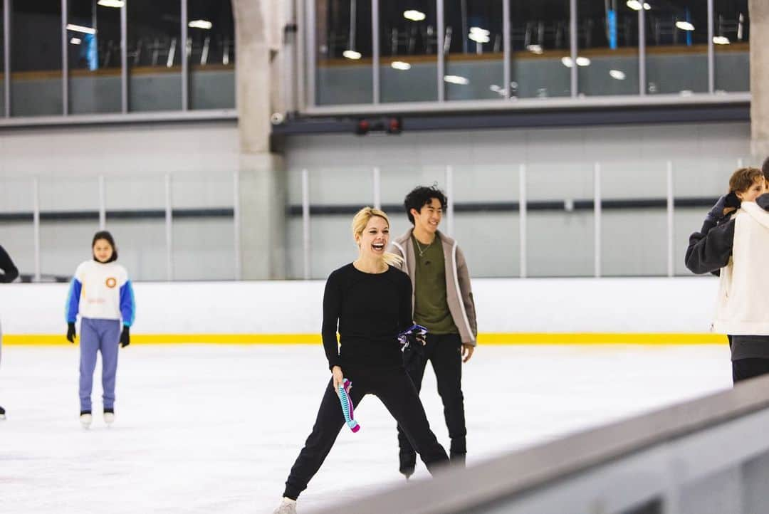 アレクサ・シメカさんのインスタグラム写真 - (アレクサ・シメカInstagram)「⭐️⛸️🇺🇸 US tour has begun.  12 shows down, 8 more to shine!  @starsonice」5月22日 3時02分 - alexa_knierim