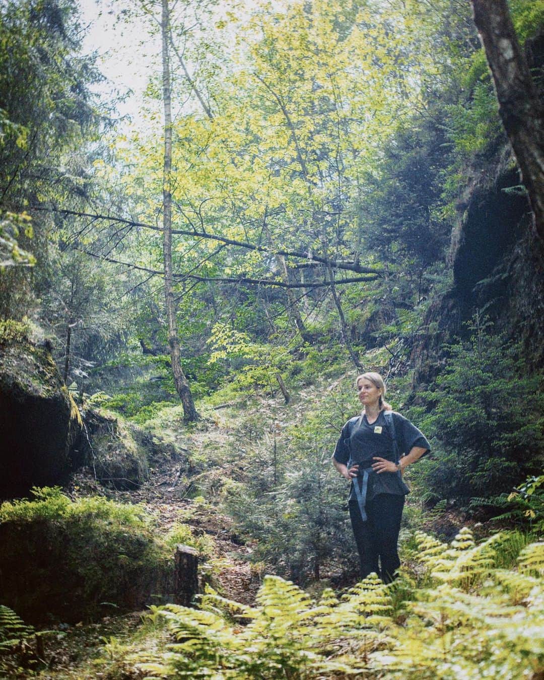 エイドリアン・コレシャのインスタグラム：「Wandertag 🥾 [21.05.23] 16 km, 24000 Schritte, 26 Grad Celsius, ungefiltert」