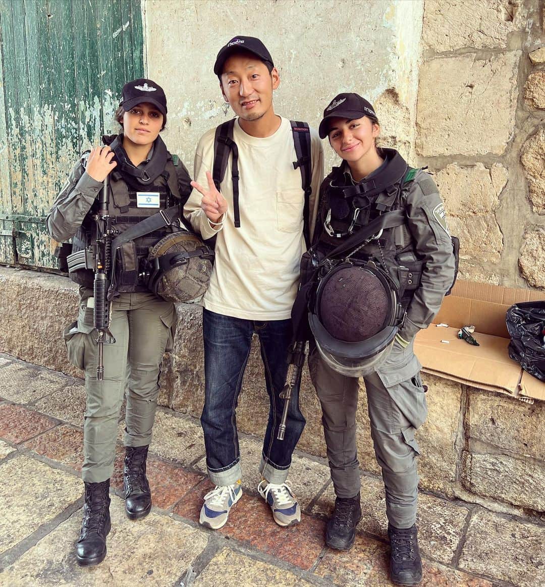 DJ MEGURUのインスタグラム：「女性も兵役がある国。  #イスラエル #兵役 #徴兵制 #パレスチナ #岩のドーム #イスラエル軍 #はなのしたのびお」