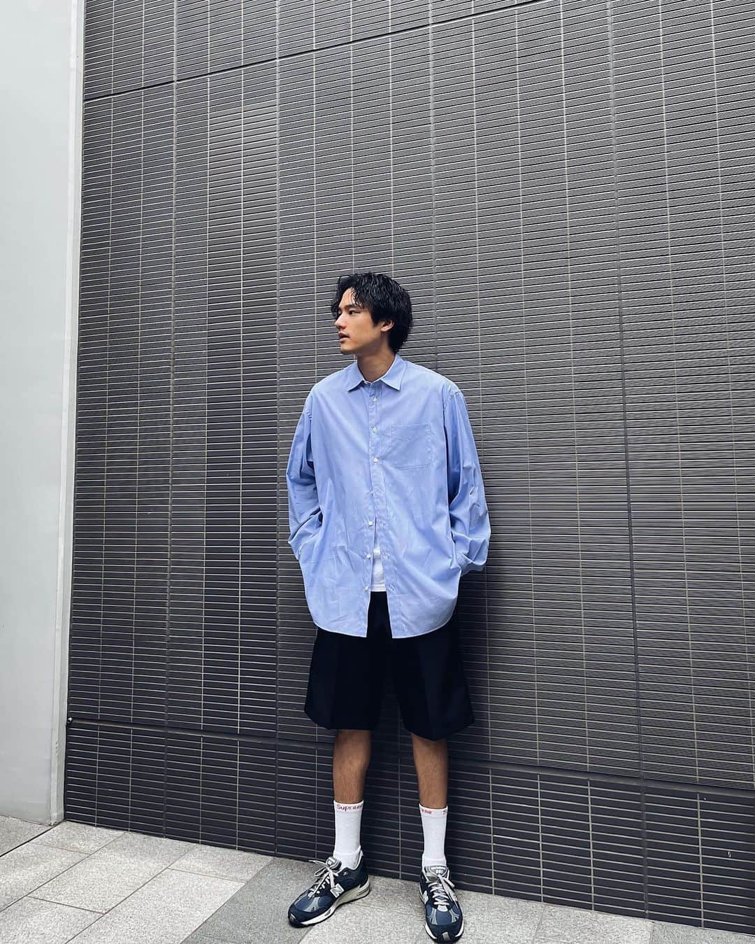 大須賀崇のインスタグラム：「🫐🧵🔷 #facetasm  #newbalance #ootd #outfitoftheday」