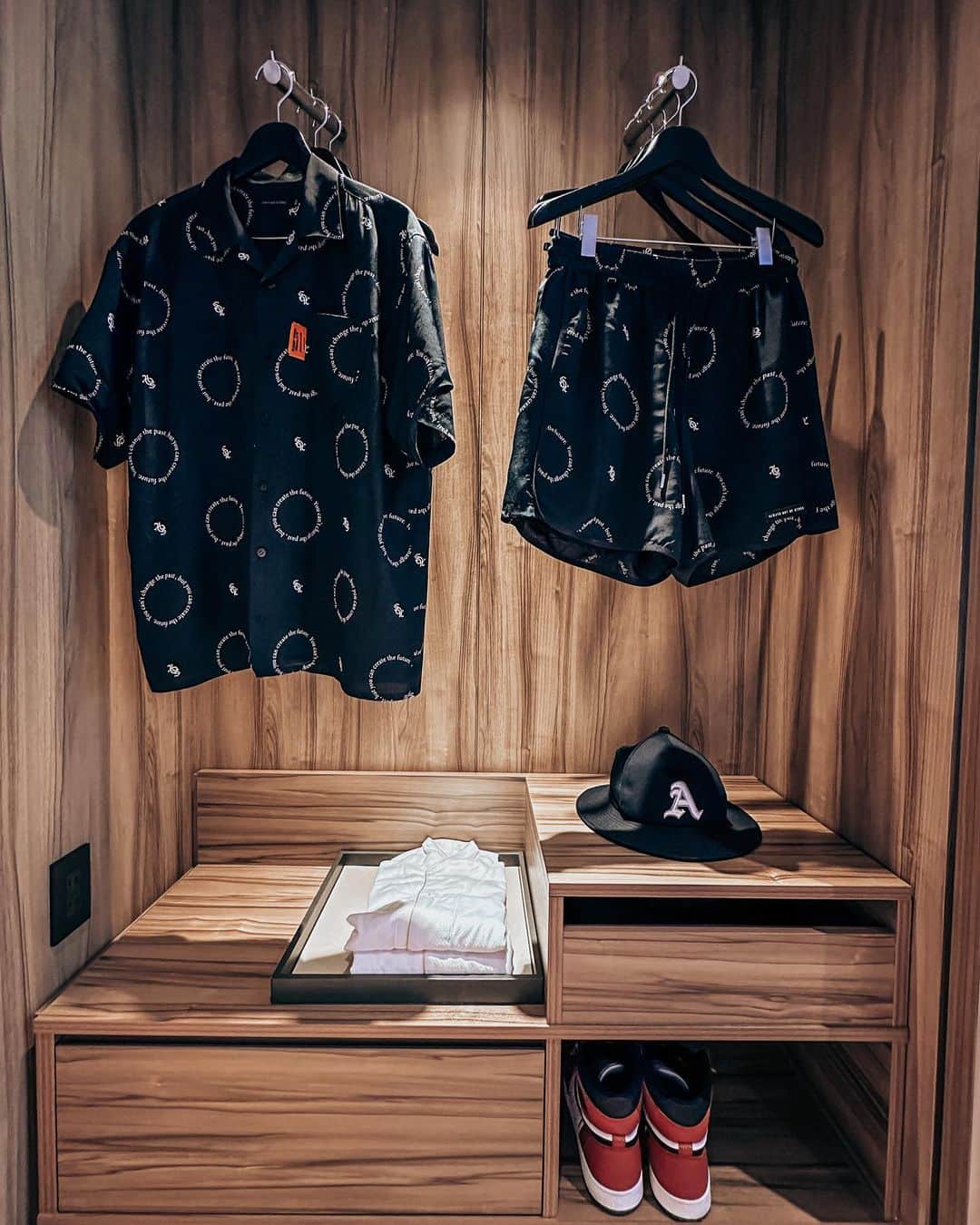 KING-MASAのインスタグラム：「Thank you very much who came to @alwaysoutofstock Pop up In Nagoya !  名古屋pop up 沢山のご来店ありがとうございました😊久々の方々に沢山お会いできて嬉しかったです！また冬によろしくお願い致します🤲  来週は中目でお待ちしております😁」