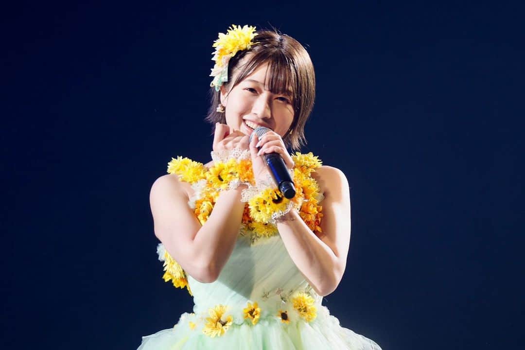 安部若菜さんのインスタグラム写真 - (安部若菜Instagram)「ショートカットの君に恋して…🌻♡  撮って頂いた横向き写真たち🌻 衣装も本当に可愛いのです♡ #ライブ写真#カメコ#NMB48#アイドル#衣装」5月21日 18時51分 - _wakapon_