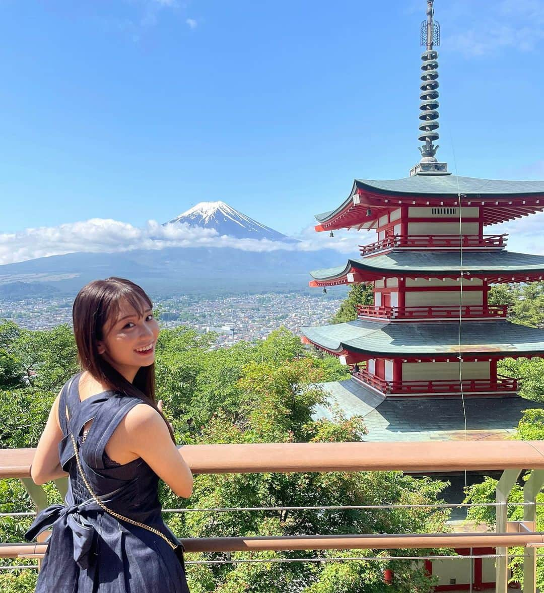 生形由佳さんのインスタグラム写真 - (生形由佳Instagram)「・ 山梨へドライブ🍃  富士山美しい🗻  良き休日でした☺️ 明日からまた頑張ろう~  👗 @mercuryduo_com  背中のデザインが可愛い❤︎  #山梨観光 #富士山 #河口湖  #忍野八海 #新倉山浅間公園  #mercuryduo #PR #マーキュリーデュオ  #春ワンピース #ワンピース」5月21日 19時02分 - yuka.ub