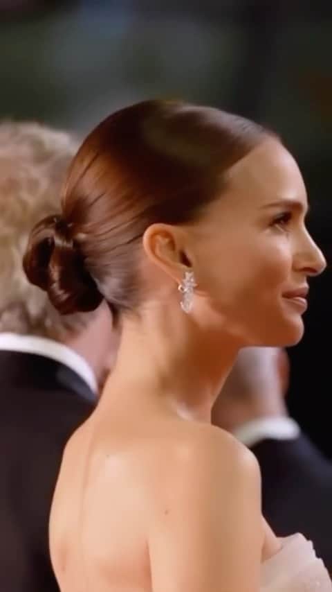 マラ・ロザックのインスタグラム：「✨Natalie Portman classic in #cannes #natalieportman」