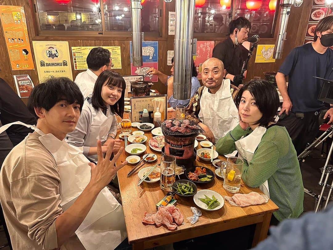 あなたがしてくれなくてものインスタグラム：「． 🫧オフショットをお届け🫧  ６話にて 陽一を迎えに来たみちが 高坂が開く三島の歓迎会に…  ドキドキハラハラな焼肉シーンの合間に 📸  📣 ６話の #TVer 見逃し無料配信は 　　次回放送の5/25（木）まで！ 　　まだの方ももう一度見たい方も 　　お見逃しなく👀✨ 📺１〜３話も変わらず無料配信中 　　プロフィール欄のリンクからチェック！」