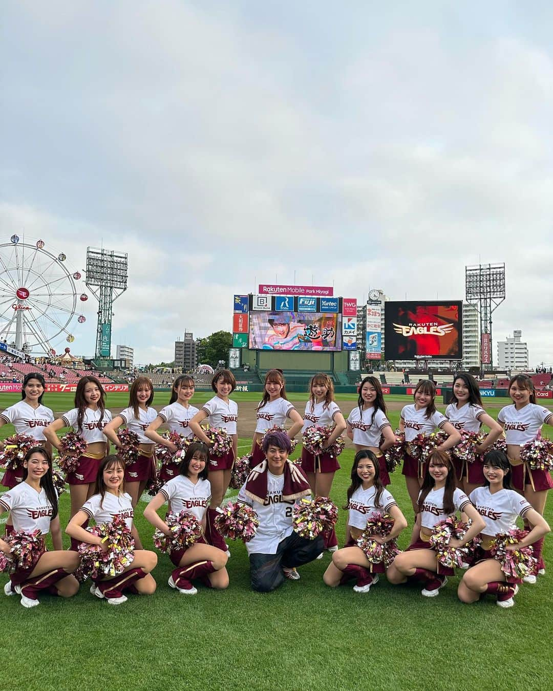 上地雄輔さんのインスタグラム写真 - (上地雄輔Instagram)「悔い無し⚾️  本当に温かく迎えてくれてありがとうございました🙇‍♂️危うく泣きそんなったw  みなさんに少しでも楽しんで頂けてますよーに🙏  @rakuten_eagles  @tohokugoldenangels  @chibalotte   今日会った人らにもぉ会いてっす  #またね 🌻  ぢがれだw💦」5月21日 19時27分 - usk_kmj