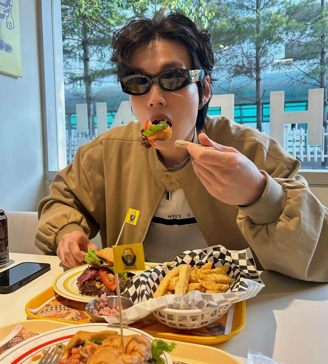 キム・ジュンスのインスタグラム：「한입만」