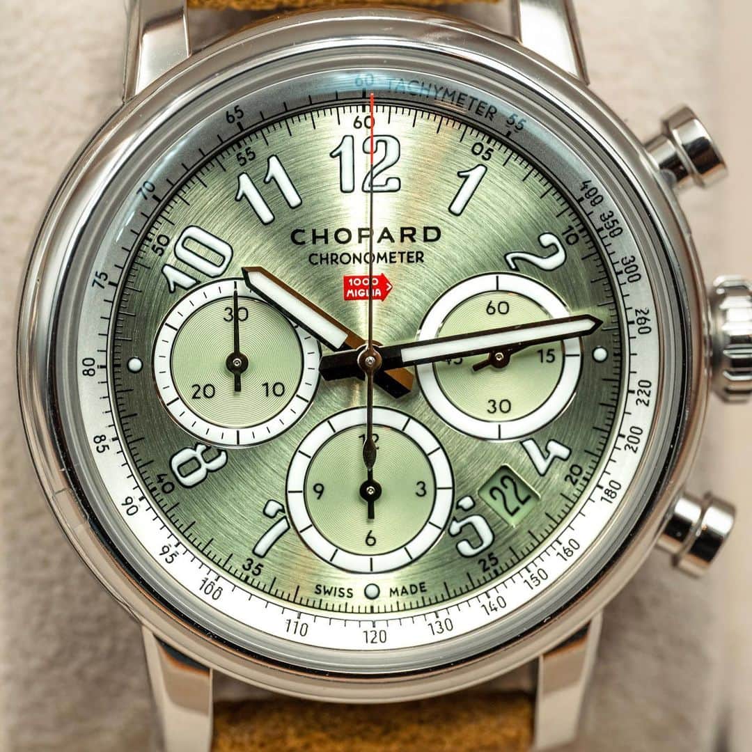 Daily Watchさんのインスタグラム写真 - (Daily WatchInstagram)「@chopard recently launched a downsized version of their Mille Miglia Chronograph. Now available in a 40,5mm case made of Lucent Steel A223, it comes in 3 dials colours. Shown here is the light green version, which would be a refreshing choice. #chopard #chopardmillemiglia」5月21日 19時40分 - dailywatch
