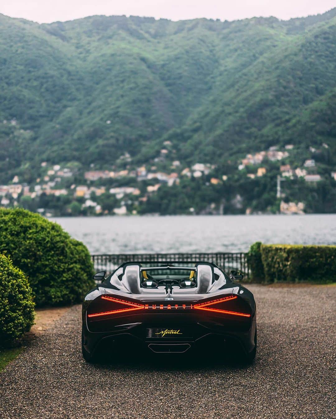 ブガッティさんのインスタグラム写真 - (ブガッティInstagram)「The W16 MISTRAL continues to establish a timeless and quintessential BUGATTI roadster legacy, captivating Day Two of Concorso d’Eleganza at Villa Erba.  With a production run of only 99 examples, the W16 MISTRAL is already regarded a BUGATTI milestone moment.  The Concorso d’Eleganza was first held in 1929, and since then BUGATTI has enjoyed a long and successful relationship with the gathering. Recent highlights have included the BOLIDE and LA VOITURE NOIRE taking the premiere prize in the ‘Concept Cars & Prototypes’ category at the last two events.   #BUGATTI #ConcorsodEleganza #VillaErba #W16MISTRAL – WLTP: http://bugatti.link/consumption」5月21日 19時38分 - bugatti