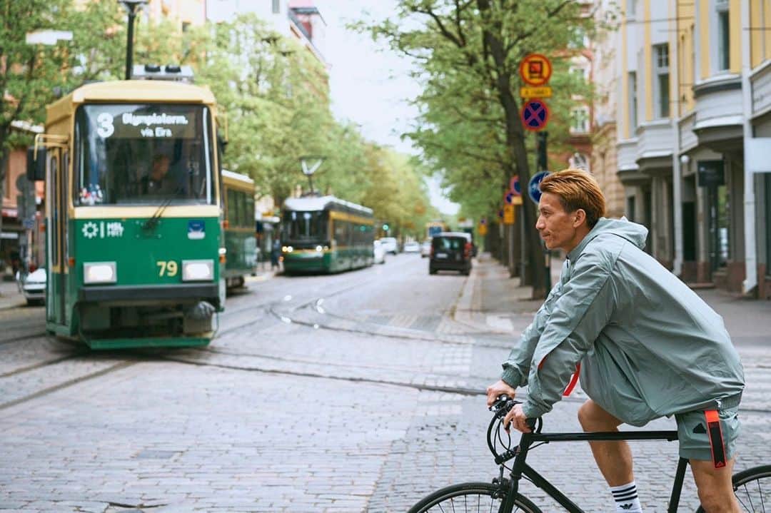 田中亜土夢さんのインスタグラム写真 - (田中亜土夢Instagram)「僕の日常を素敵に撮ってもらいました！ Kiitos！Photo: @ayatogram01  bicycle: @tokyobike_jp  #finland#helsinki#tokyobike#bicycle#bulevardi」5月21日 19時45分 - atom_tanaka_official