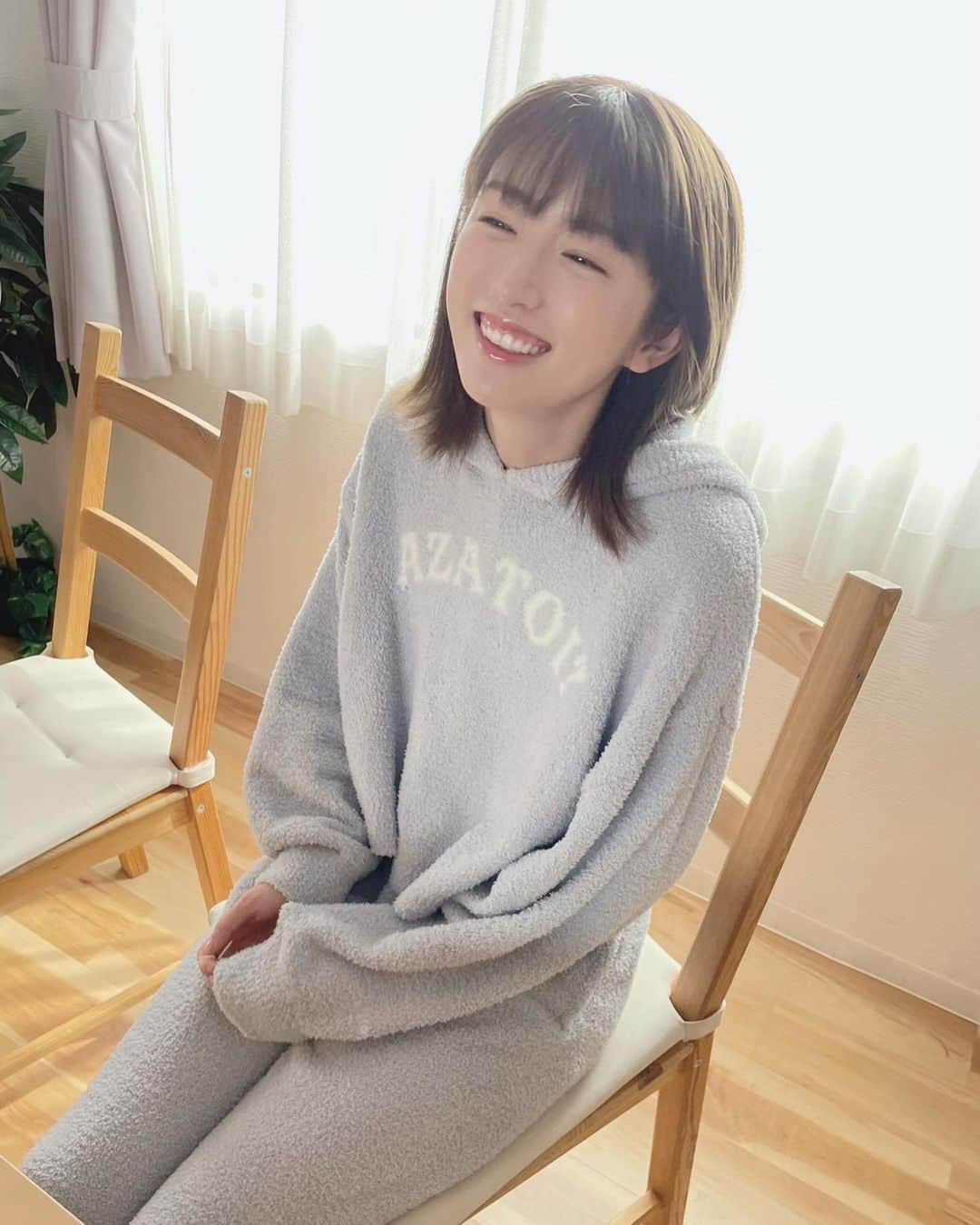 樋口柚子のインスタグラム：「もう日曜日！？ ってびっくりですが、今夜です🌷 5/21(日) 11時55分〜 #あざと連ドラ 第7話✌️✋ ぜひ🪻 撮影、楽しかったな〜〜☺️ #あざとくて何が悪いの」