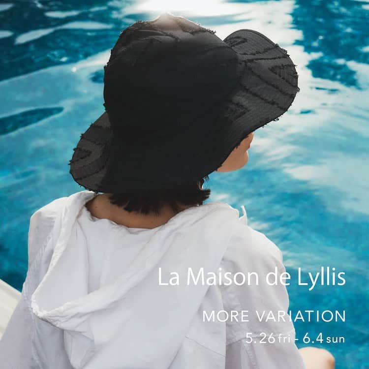 のインスタグラム：「… La Maison de Lyllis MORE VARIATION  @lamaisondelyllis @ray_beams_official  内面の美しい誇り高き女性という花言葉を持つ『AMALYLLIS』から連想されるような女性のための帽子ブランド〈La Maison de Lyllis（メゾンドリリス）〉。のモアバリエーションを「ビームス ジャパン 渋谷」「ビームス ジャパン 京都」にて開催いたします。  期間中は大好評のクロッシェ スカーフをはじめ、ラフィアやメッシュ素材のハットなど、いつものワードローブに取り入れるだけで、個性を最大限に表現できるアイコンとなる帽子が豊富に揃います。  また、今回はイベント開催を記念し〈La Maison de Lyllis〉のアーカイブの生地から厳選した、数量限定のスペシャルスカーフをご用意！  通常は単品での販売はしておりませんので、是非この機会にお立ち寄りください✨  開催期間 2023年5月26日（金）～ 6月4日（日）  開催店舗 ビームス ジャパン 渋谷 @beams_japan_shibuya ビームス ジャパン 京都 @beams_japan_kyoto  詳しくはこちらから！ https://bit.ly/3MFPTyY 🔗→@beams_official ストーリーズハイライト”Event”より  #lamaisondelyllis #raybeams #beams #メゾンドリリス #レイビームス #ビームス」
