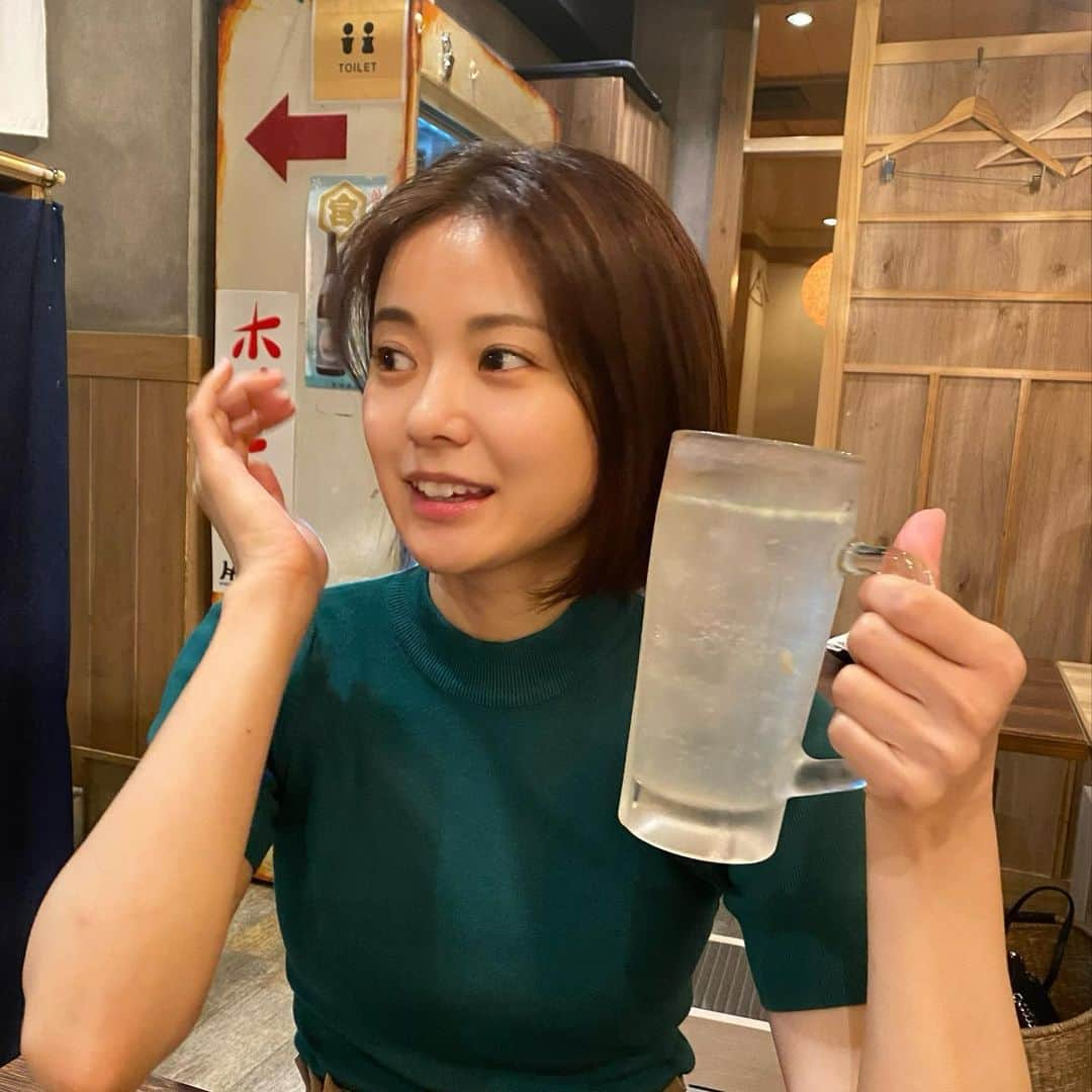 清水由紀さんのインスタグラム写真 - (清水由紀Instagram)「🍺🍺🍺  サウナ帰りに友達と乾杯。 サウナ後はくすみも飛ぶし、肌の調子がいい気がする笑←自己満  一杯目は生搾りレモンサワー♡ 明日からまた頑張りましょ！  #レモンサワー #乾杯」5月21日 20時15分 - shimizu_yuki_official_