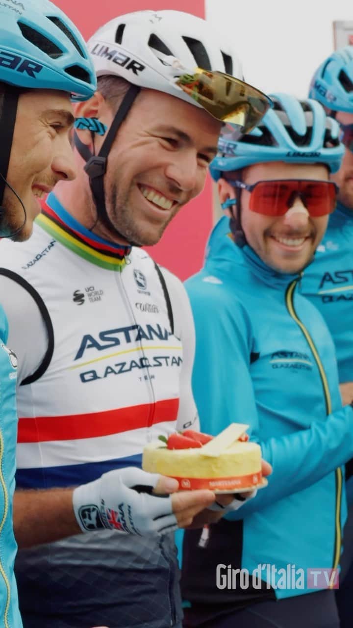 マーク・カヴェンディッシュのインスタグラム：「Happy birhday @markcavendish! 🎂💗  #Giro #GirodItalia」