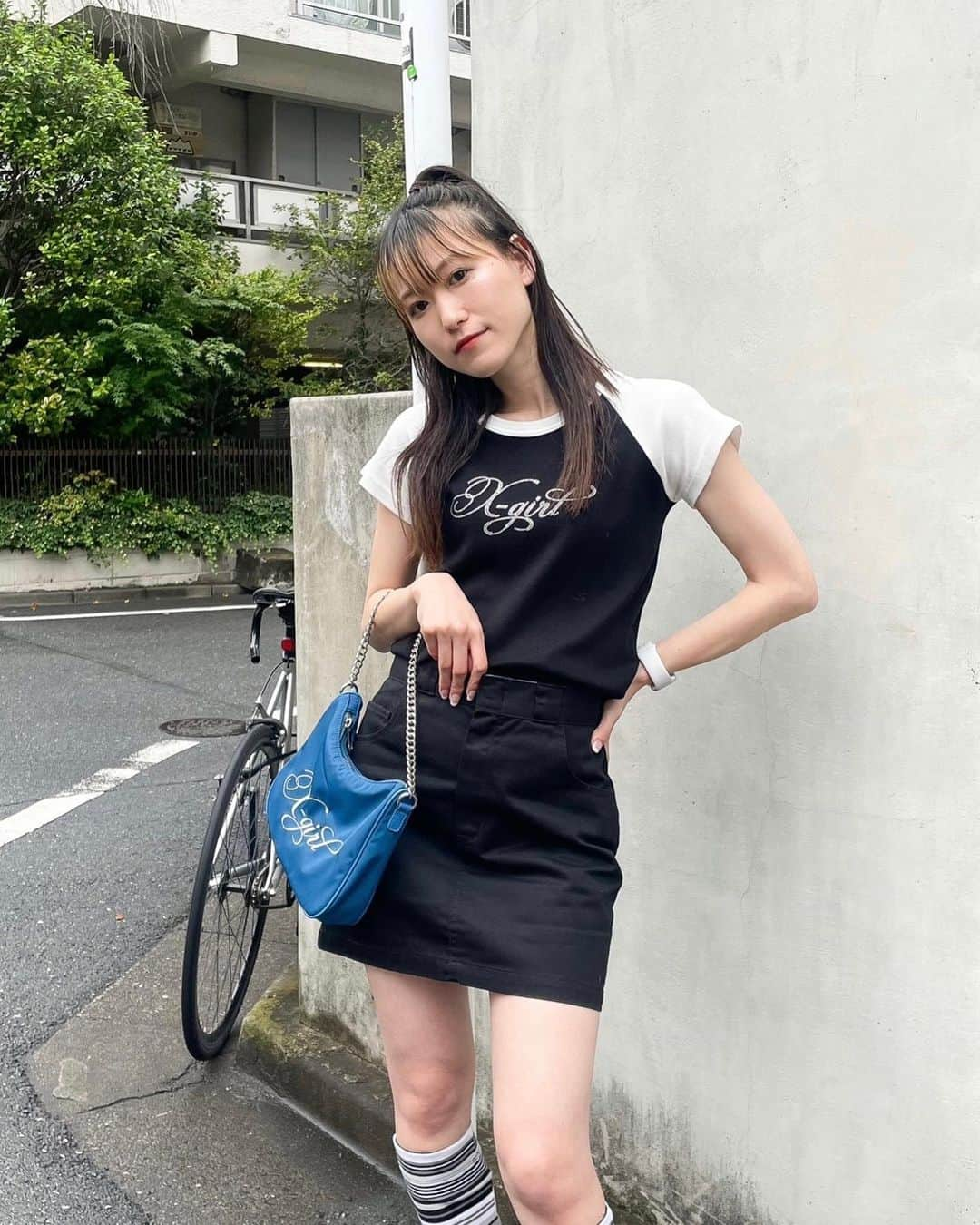 XGIRL_ootdさんのインスタグラム写真 - (XGIRL_ootdInstagram)「#xgirl_ootd @ayanaaan_26 158cm 　 XLARGE/X-girl SHINJUKU STAFF 　 ----------------------------------------------- ▪️RHINESTONE LOGO S/S RAGLAN BABY TEE ￥6,050(税込) ▪️CHINO MINI SKIRT ￥12,100(税込) ▪️STRIPED LEG WARMER ￥4,950(税込) ▪️CHAIN SHOULDER BAG ￥8,250(税込) -----------------------------------------------  #xgirl #xgirljp #エックスガール #ストリートコーデ #ストリート系女子 #ストリート女子 #ストリートファッション #チビt #ロゴt #tシャツ #tシャツコーデ  #ショルダーバッグ #ハンドバッグ #レッグウォーマー #ミニスカート #y2k #y2kファッション #y2kstyle」5月21日 20時29分 - xgirl_ootd