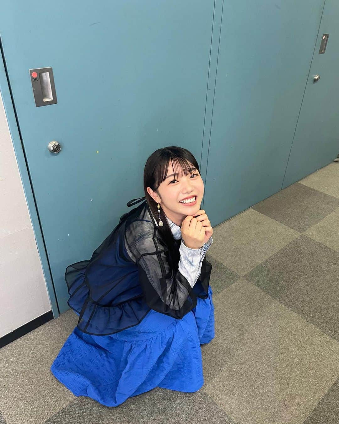 日向未来さんのインスタグラム写真 - (日向未来Instagram)「写真撮ってもらう時までも楽しいの🤭  . ♛スタジオ衣装♕  タートルカットソー @aoiwanaka.official  シアートップス @avie_andensal  ワンピース @shaggie_official  . #王様のブランチ #tbs #日向未来 @mirai_hinata.official」5月21日 20時53分 - mirai_hinata.official