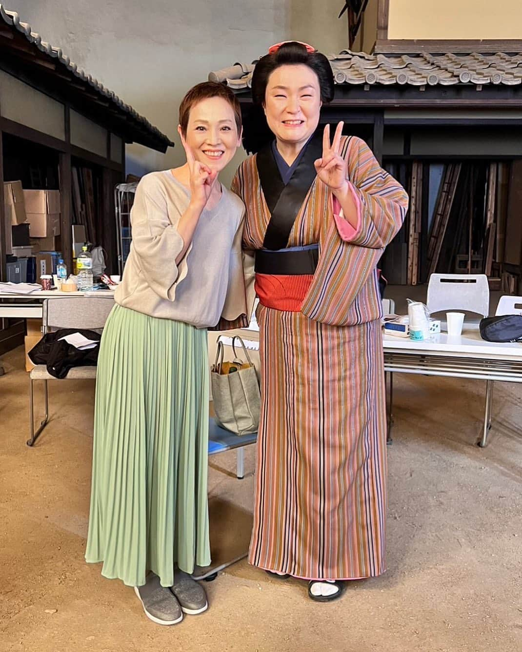 久保田磨希さんのインスタグラム写真 - (久保田磨希Instagram)「5月22日（月）昼12時から 時代劇専門チャンネル「特選！大江戸買い物帳」 もはや、ママ友、 花野桃さんと😊 #久保田磨希 #時代劇専門チャンネル #特選大江戸買い物帳  #花野桃 さん」5月21日 21時00分 - maki_kubota1973