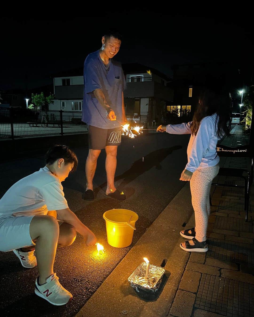 のインスタグラム：「今年も熱い夏になりそうだ。 #花火 #成長記録」
