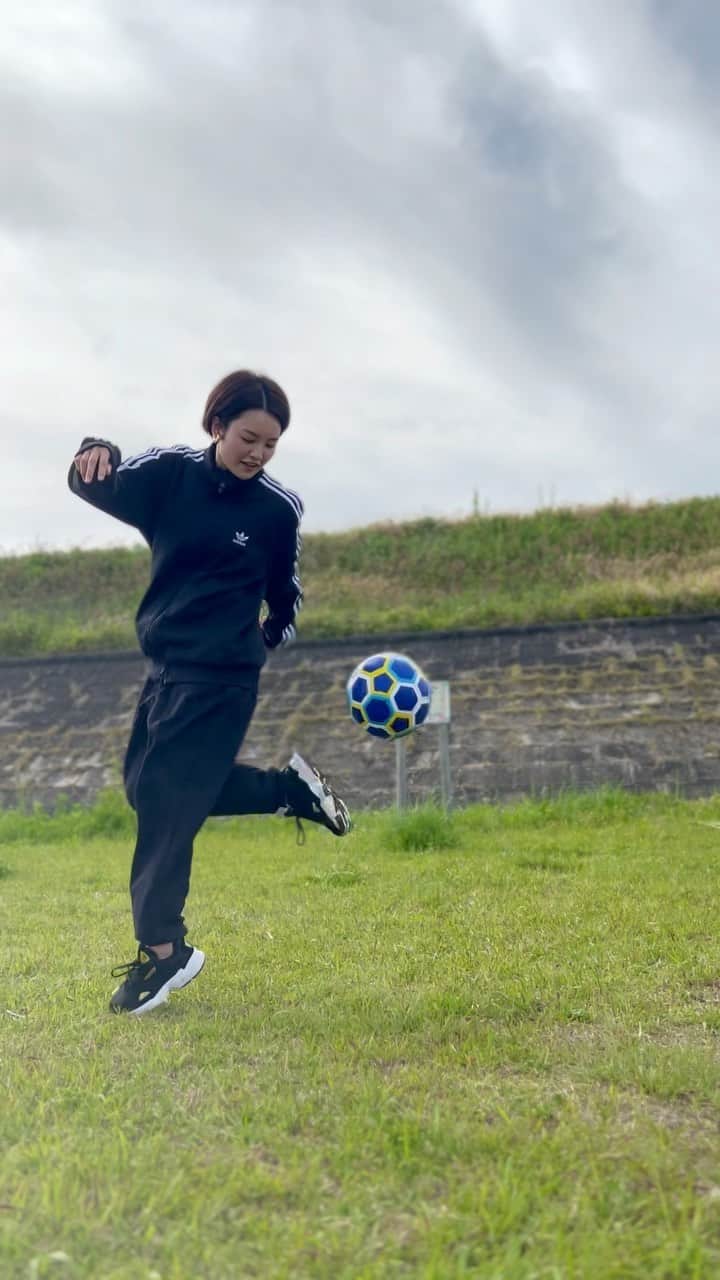 富久美玲のインスタグラム：「ヒールリフト練習1発目で習得⚽️どや」