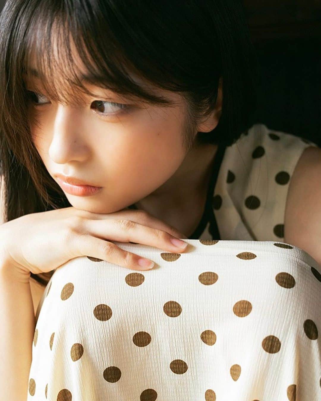 酒井貴弘のインスタグラム：「my work.  週プレプラス！「ポラリス ヒロインたちの肖像」にて撮影担当しました。 モデルはtiktokなどで人気の沢田京海(トメィトゥ)ちゃん。 インタビュー前編が週プレプラス！にて公開中です。」