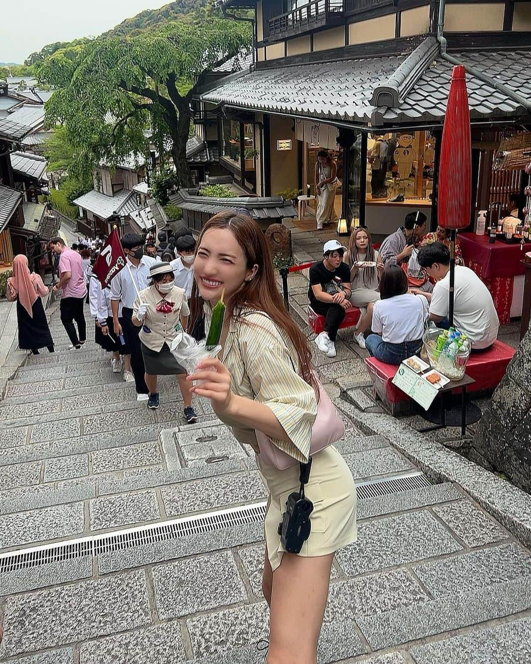 眞木美咲パメラさんのインスタグラム写真 - (眞木美咲パメラInstagram)「One thing I always eat in Kyoto Kiyomizu temple. pickled cucumber🥒  清水寺行くと絶対きゅうり食べる 京都大満喫してきました！ 修学旅行生たくさんいて学校行事また出来るようになってよかったねとほっこり☺️ 明日からまた１週間がんばろうね  #京都　#kyoto」5月21日 21時12分 - pamypamypamy