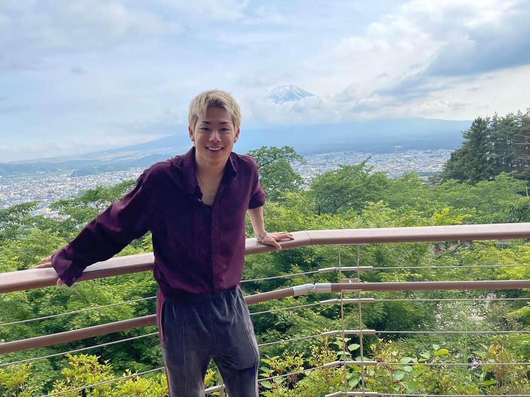 三浦孝太のインスタグラム：「Refreshed in nature ✨🗻」