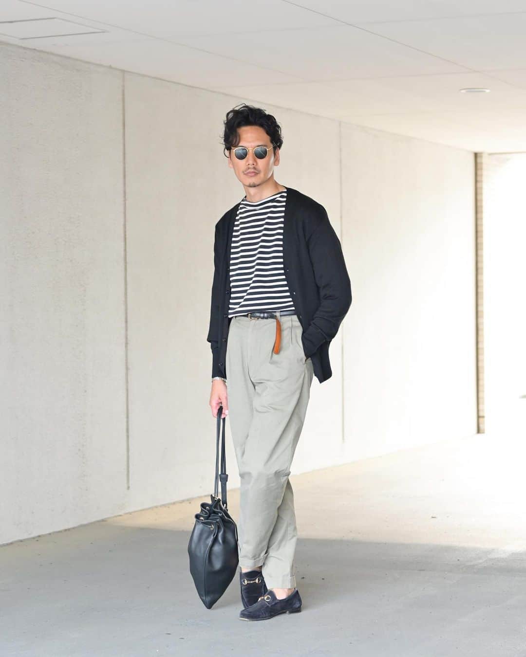 Shuhei Nishiguchiさんのインスタグラム写真 - (Shuhei NishiguchiInstagram)「"The Simplicty"◀︎◀︎◀︎6pics ほんとにただのお散歩スタイル。  【ITEM】 Cardigan： Rencontrant Breton shirt： @saintjames  Trousers： @poloralphlauren 90's Belt： @coach 90's Shoes： @gucci 90's Watch： @cartier 80's Bag： @s.mano_italy  Sunglasses： @rayban 80's  #mensstreetstyle #mensclothing #vintagefashion #vintagewatch #mensweardaily #spezzatura #outfitmen」5月21日 21時24分 - shuhei_nishiguchi