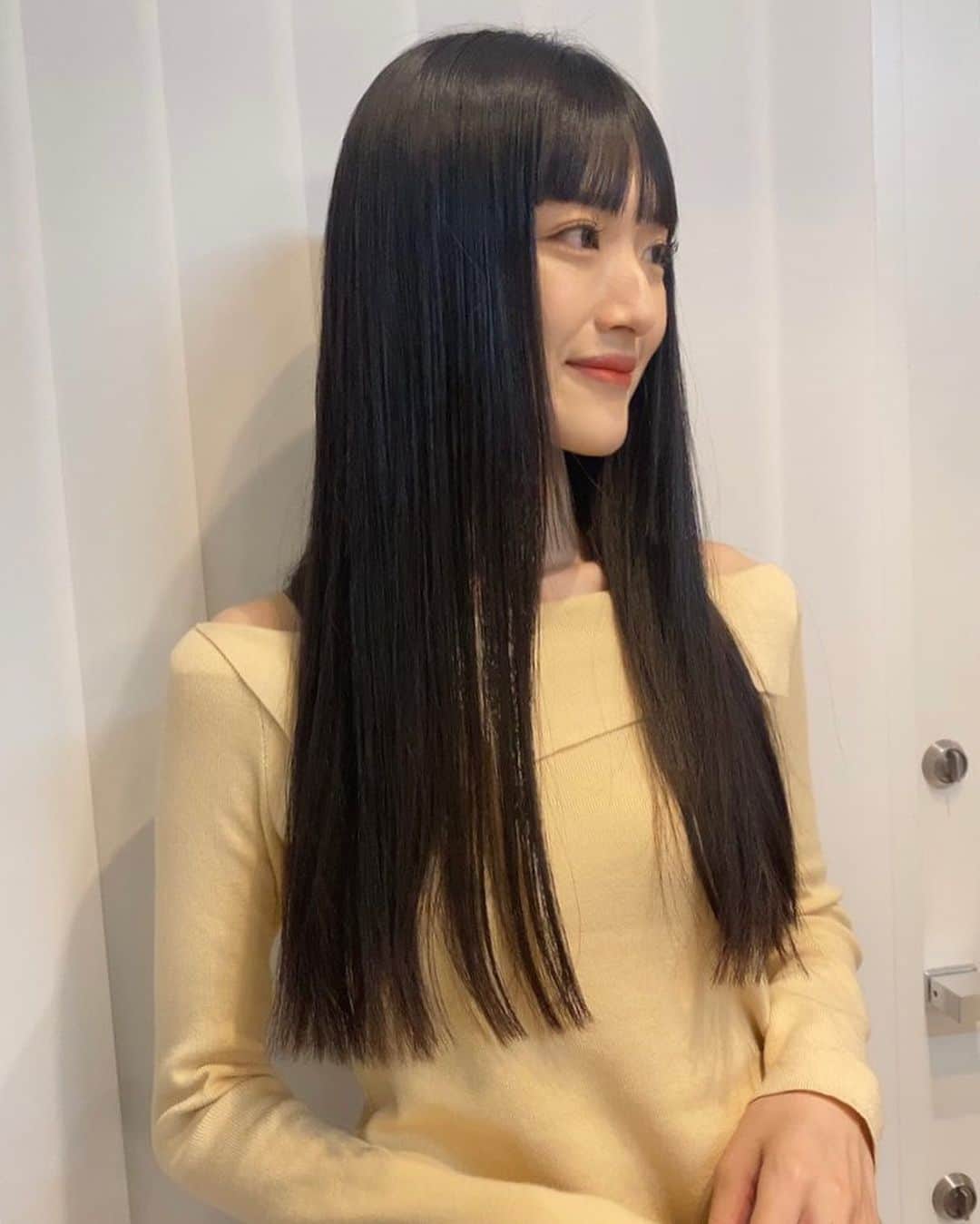 桃さんのインスタグラム写真 - (桃Instagram)「髪の毛切って頂いた時の🌼💛 ⁡ ⁡ ⁡ ⁡ @yuna__sri」5月21日 21時26分 - momo.1121_