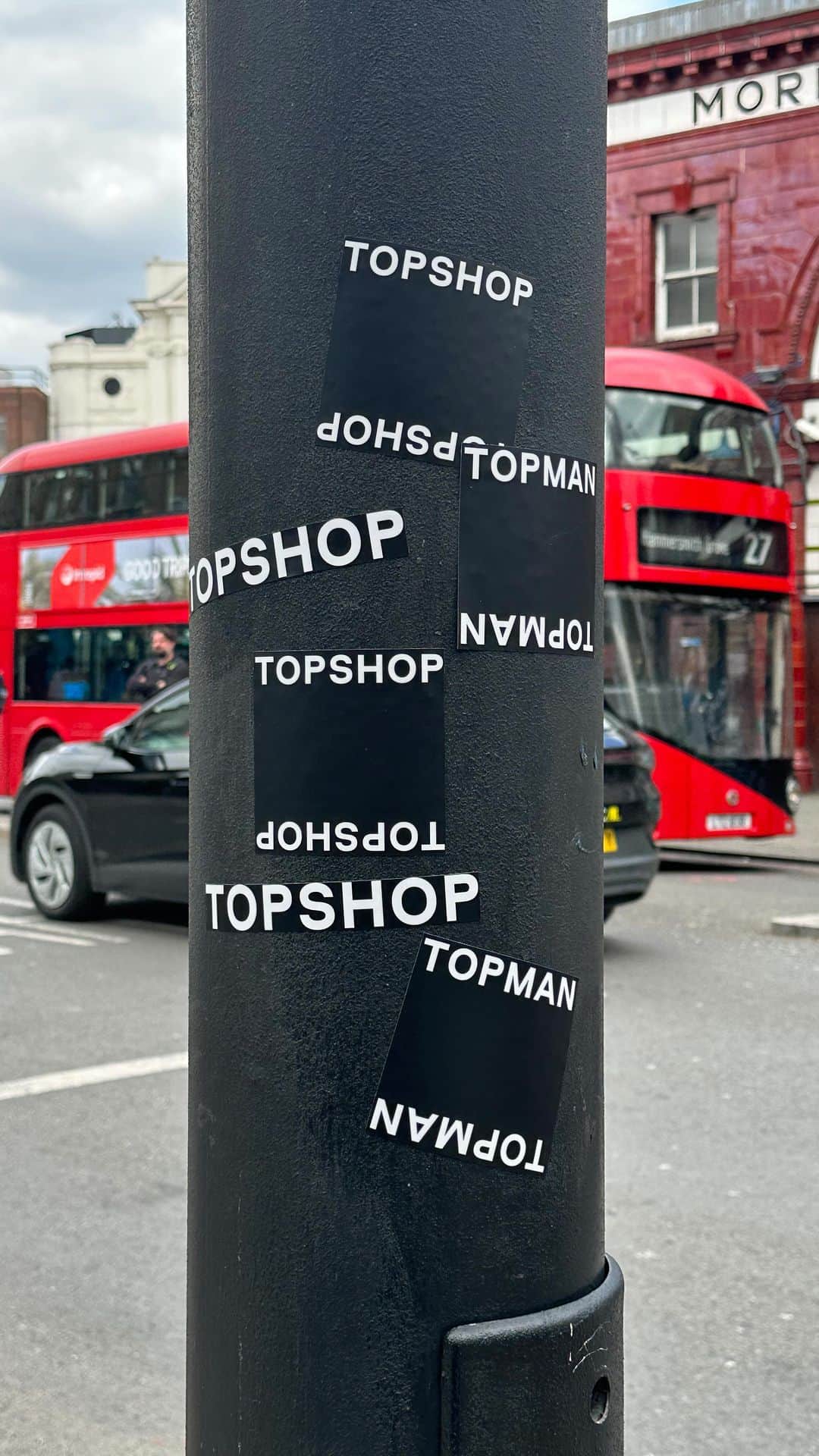 トップショップのインスタグラム：「Don’t miss your stop. SS23 is here.」