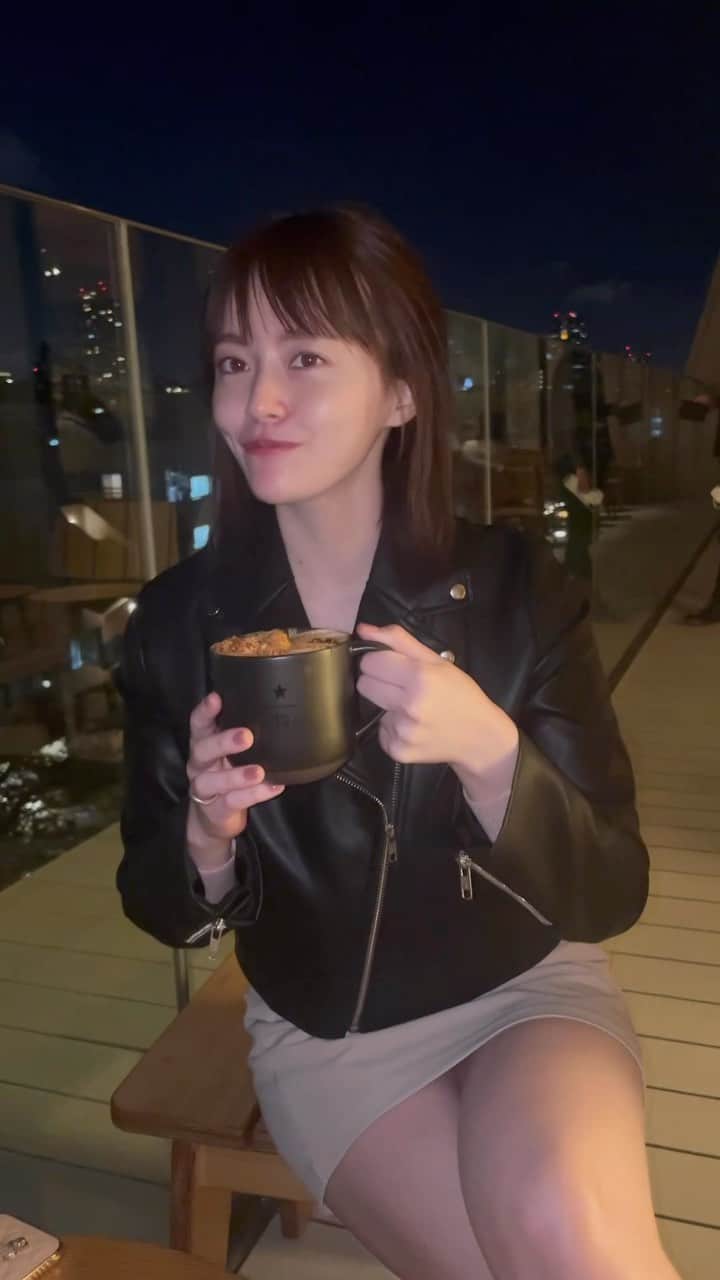 Nayuhaのインスタグラム：「スターバックスロースタリーって世界に 5箇所しかないんだね📝☕️ . . . . . . . #tiktok #リール#スターバックスリザーブロースタリー東京 #ボブ#ボブヘア#ライダースジャケット  #サロモ#サロンモデル#東京サロンモデル#フリーモデル」