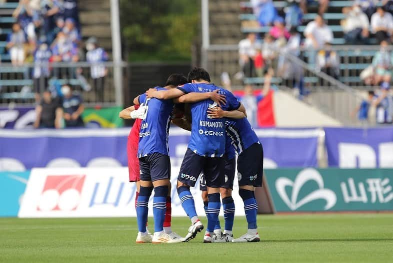 川井歩さんのインスタグラム写真 - (川井歩Instagram)「ホーム2連勝✌️ 大分戦、秋田戦と暑い中での最高の後押しありがとうございました！ まだまだ勝ち続けていきましょうー！ #明日からの連休は #酒田鶴岡方面へ #おすすめの場所があれば教えてください」5月21日 21時47分 - s.h.ayumu8