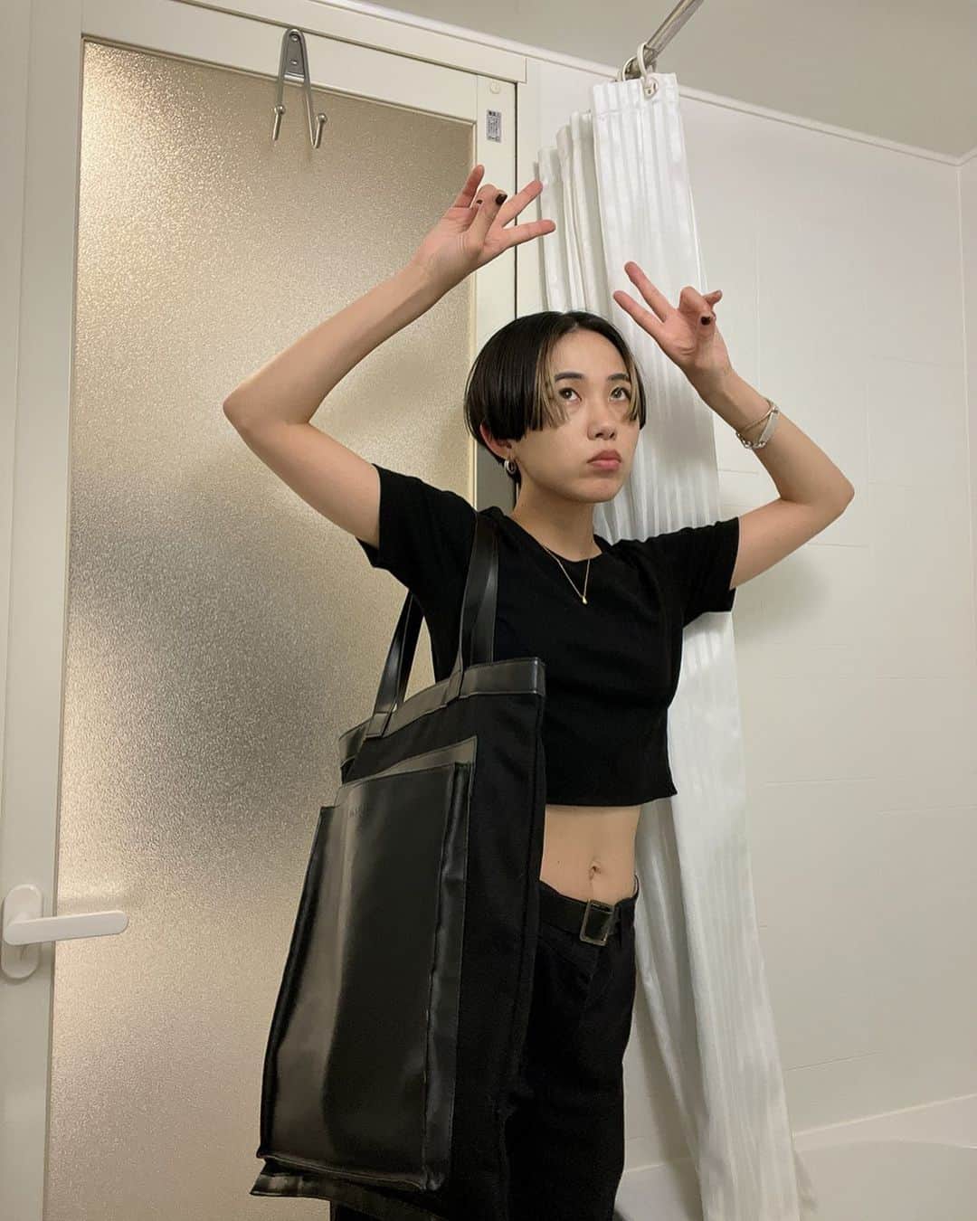 yurinasiaさんのインスタグラム写真 - (yurinasiaInstagram)「@un3d_official 👜 新しいお供のバッグはコレです。 一泊二日もできたよ iPadも服も入る。ポケットの数も好き。」5月21日 21時48分 - yurinasia