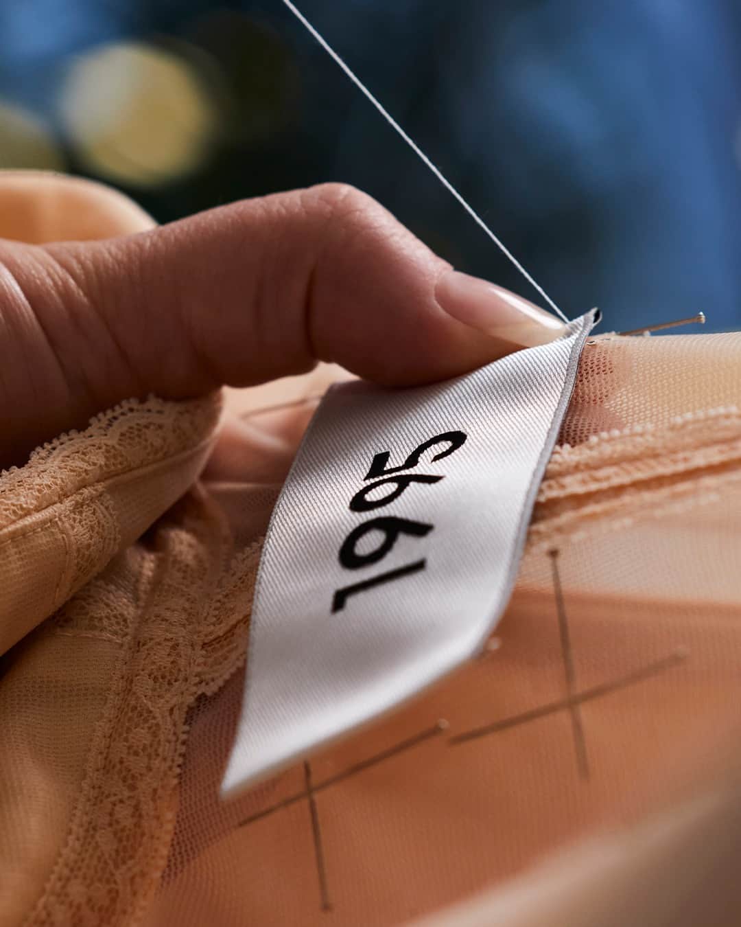 ドルチェ&ガッバーナさんのインスタグラム写真 - (ドルチェ&ガッバーナInstagram)「Meticulous #DGFattoAMano meets timeless femininity. The #CiaoKim Marquisette dress, a reinterpretation of the #DGSS95 corset, exemplifies #DolceGabbana signature style, retracing its artisanal heritage.    #MadeinItaly #DGSS23 #DGDNA」5月21日 22時00分 - dolcegabbana