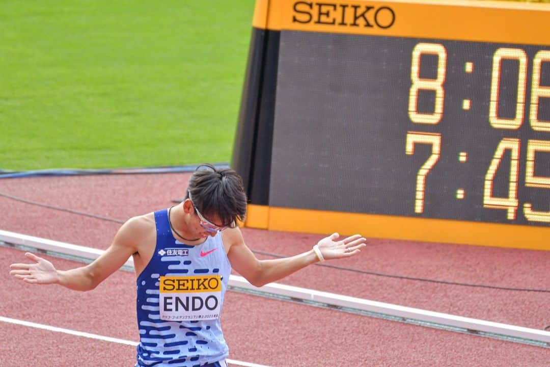 遠藤日向さんのインスタグラム写真 - (遠藤日向Instagram)「5/21/2023 セイコーゴールデングランプリ 2023 3000m 7'45"08 1st  PR  上振れもなく下振れもなく。 予定通りにすべてが進んでいます。  次は日本選手権3連覇に向けて！ たくさんの応援ありがとうございました。  📸 @k05h27  #GGP #住友電工」5月21日 21時53分 - e_01.h48