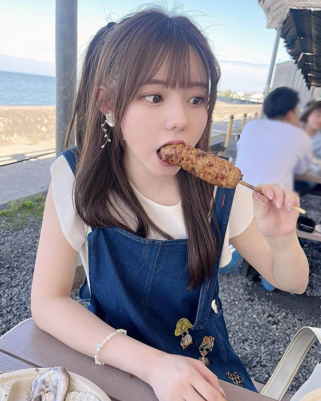 大森莉緒さんのインスタグラム写真 - (大森莉緒Instagram)「・ ・ 久しぶりに帰郷してリフレッシュ🌱  家族で浜焼きバーベキューに行ってきたよ🐟🍖🔥  海鮮だけじゃなく、お肉とか色んな食材があって天国だった、、、🥹💖笑  また必ず行きたい！！🫶🏻🫶🏻🫶🏻 ・ ・ #大森莉緒 #おーりお #おりおんず #おりおの食 #魚太郎  #浜焼き #海鮮 #バーベキュー #串焼き #知多半島 #BBQ  #food #ınstagood #instapic #good #instaphoto #패션 #코디 #오늘의코디 #오늘의패션 #전신샷 #코디스타그램 #옷」5月21日 21時55分 - rio.ohmori