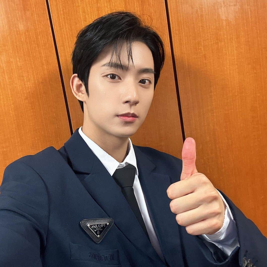 B1A4のインスタグラム：「‘비의도적 연애담’ 팬미팅 📸  원영이에게 비의도적으로 더 빠질 수밖에 없었던 오늘 하루,,❤️ 공찬이와 함께 즐거운 시간 보내셨길 바라요😆✨  #B1A4 #공찬 #GONGCHAN」