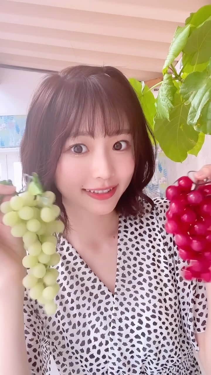 八伏紗世さんのインスタグラム動画 - (八伏紗世Instagram)「どっちが好き〜？🍇♡ #ブドウ#葡萄#ぶどう#動画」5月21日 21時 ...