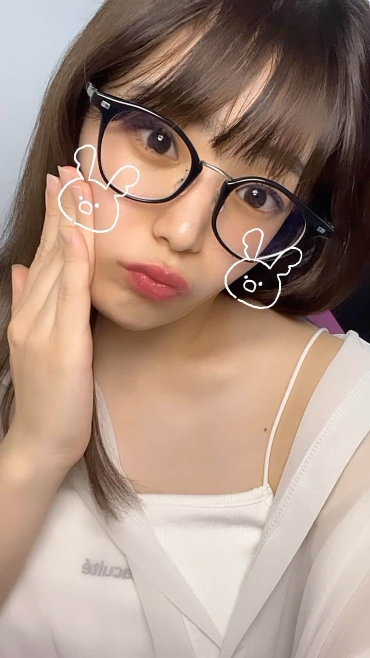 小山星流のインスタグラム：「メガネどう〜？  #reels #instagood #followme #リール #いいね #01 #tagforlikes #종아요 #팔로우 #メガネ女子 #メガネコーデ #fyp #fashion #ootd」