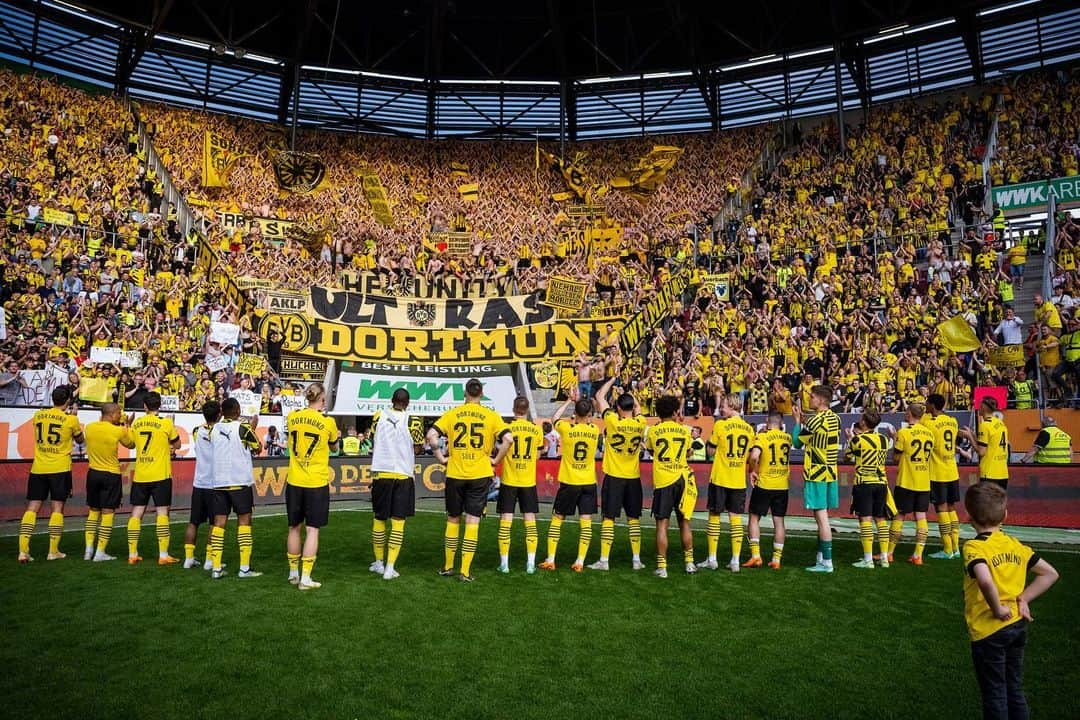 マルコ・ロイスのインスタグラム：「Auf geht‘s Dortmund, kämpfen und siegen … ⚫️🟡」