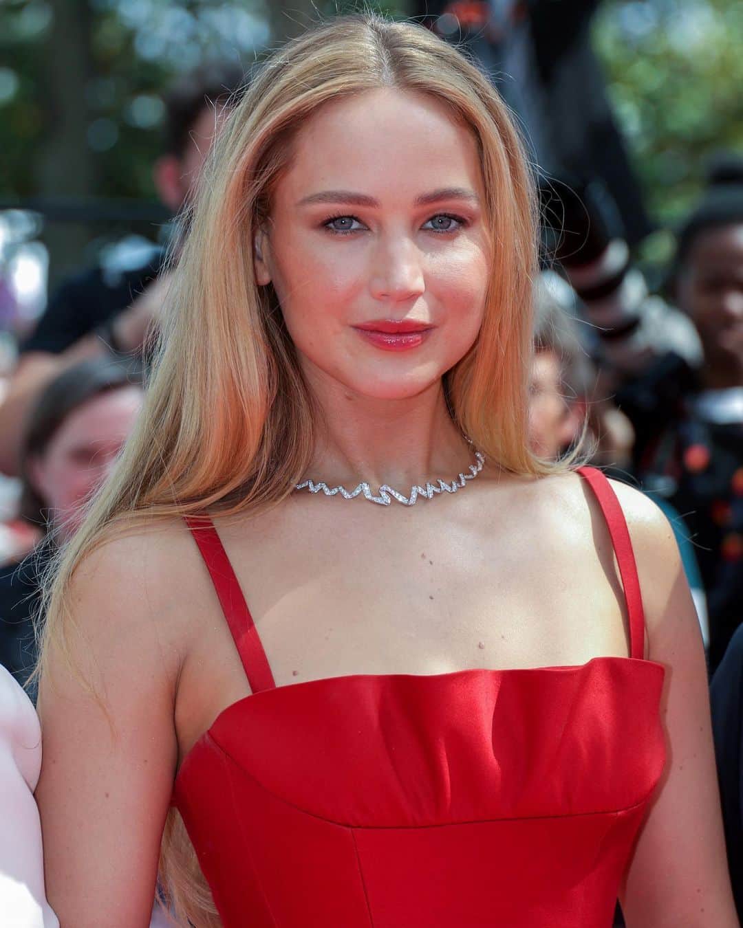 Just Jaredさんのインスタグラム写真 - (Just JaredInstagram)「Jennifer Lawrence (in custom Christian Dior) attends the red carpet premiere of 'Anatomie d'une chute' ('Anatomy of a Fall') at #Cannes. #JenniferLawrence Photos: Getty」5月22日 3時39分 - justjared