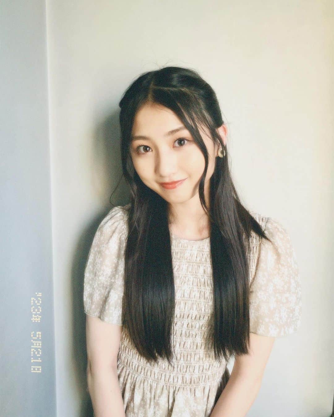 塩月希依音のインスタグラム：「エモいフィルター使ってみた📸🎞  #カメラ#フィルター#エモい#ハーフアップ#photo #picture #jk#ljk #05#05년생 #05line」