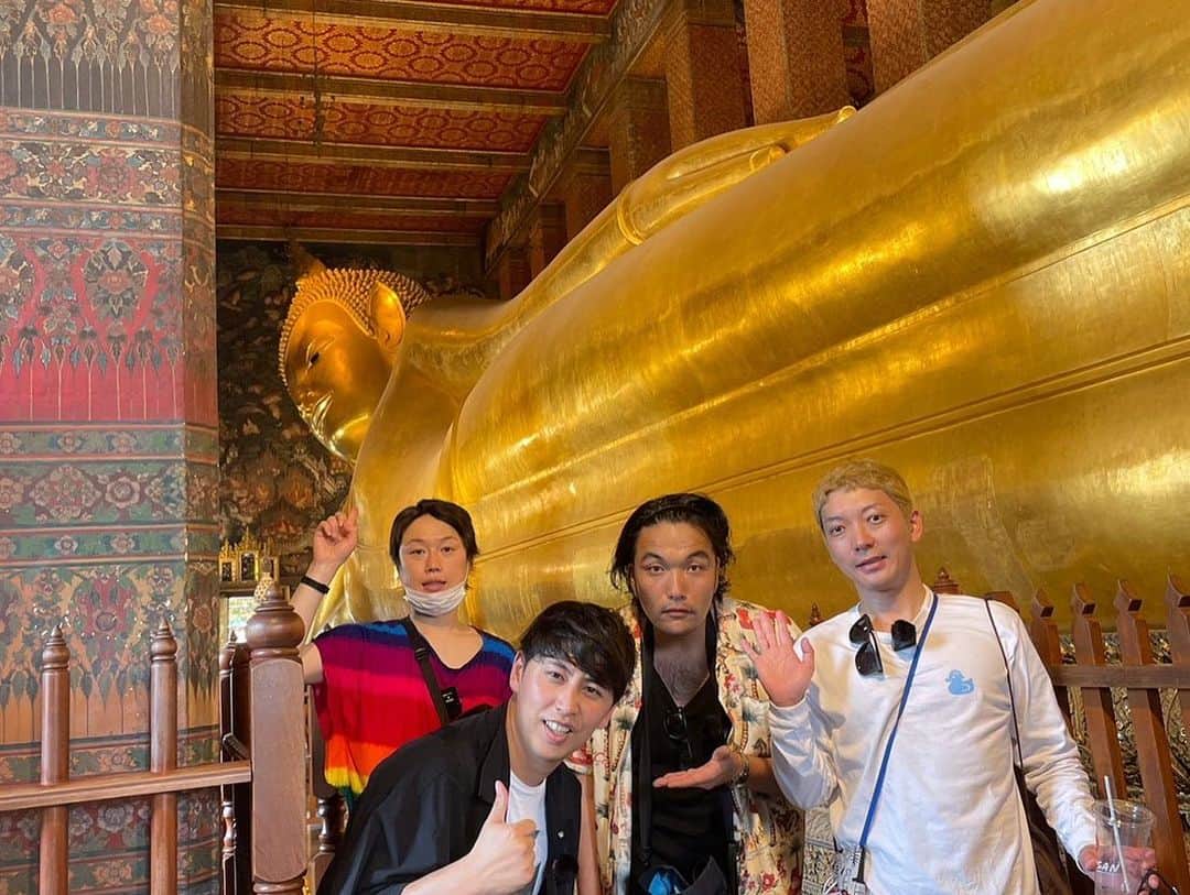 盛山晋太郎さんのインスタグラム写真 - (盛山晋太郎Instagram)「ピアスinタイ 一泊二日の行程でした！いや一泊！？ １週間は滞在したかった！ タイは微笑みの国と言われてますが、微笑みどころか爆笑の国でした！寂しい！また必ず行く！  #トゥクトゥクピアス #オンライン配信アーカイブで見れます #バンコクまで行って過去一ストイックな回でした」5月21日 22時12分 - morishimc