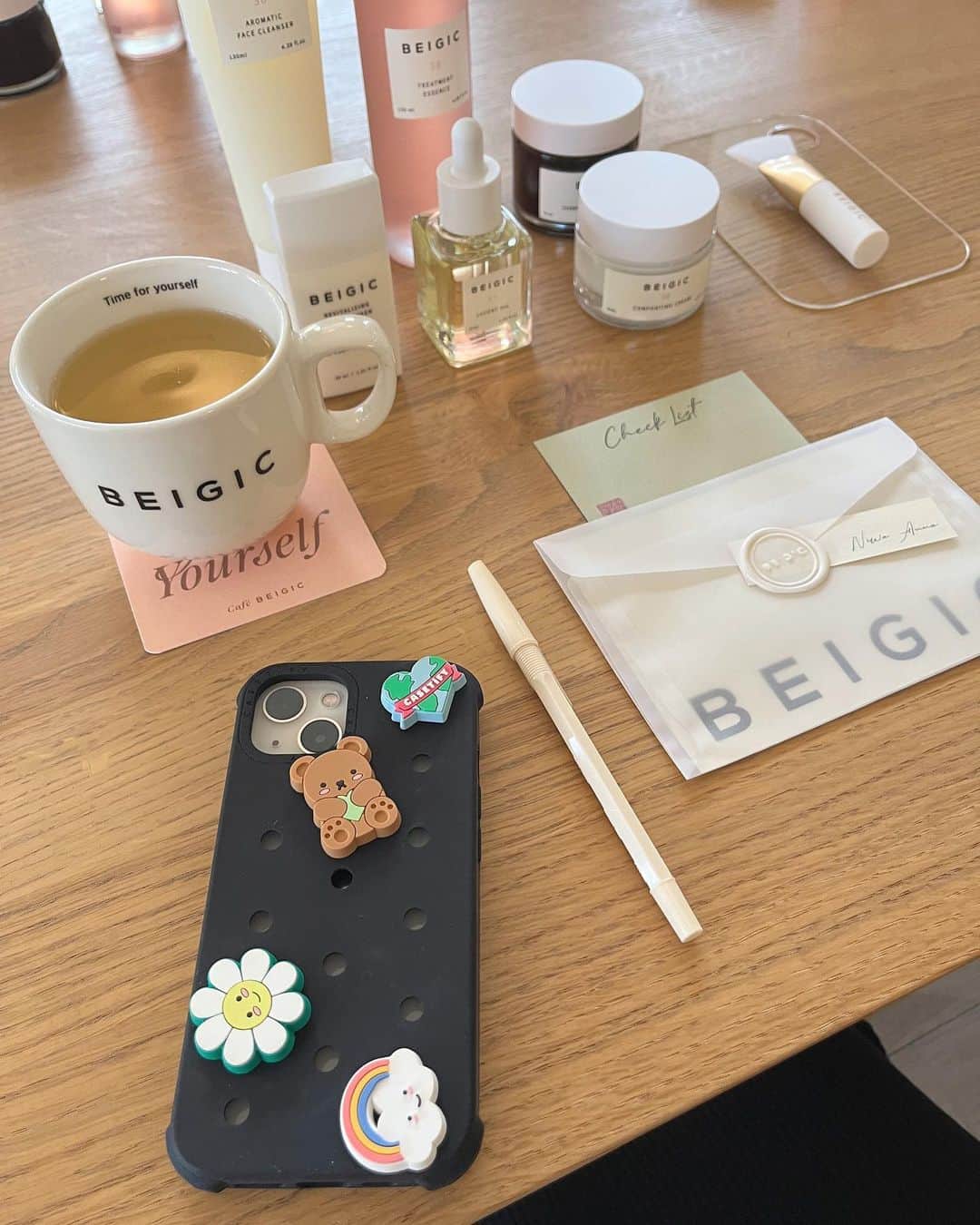 丹羽あんなさんのインスタグラム写真 - (丹羽あんなInstagram)「@beigic_official 🌷☕️🤍 Sometimes I take time to reflect on myself... 🫶🏻  瞑想で心を整理する時間を持ちながら ステキな皆様と一緒に過ごした幸せな週末. 学びの多いビューティークラスでした🤍  #beigic」5月21日 22時15分 - an2twistyle