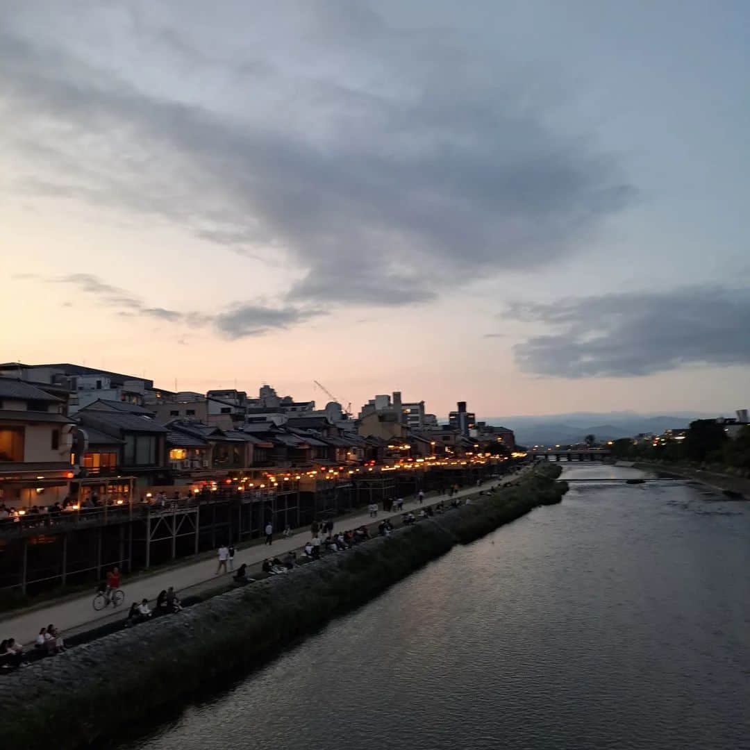 谷口キヨコさんのインスタグラム写真 - (谷口キヨコInstagram)「初夏の京都の宵はこんなかんじ。世界中から人が来たくなるよね、こんな景色は。」5月21日 22時19分 - kiyokotaniguchi