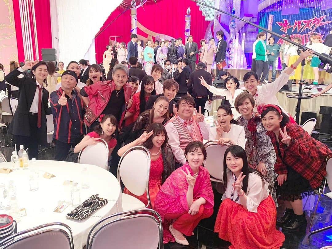 大西結花のインスタグラム：「楽しかった♡ 感動した✨ すごいなって思った💖  何十年もここでお仕事頑張ってきたみんなと、こんな形で一緒に一つのものを作り上げていけるものに出合えたことも本当に奇跡だと思った。 心から楽しかったと思えたこの時間、こんな経験をさせてもらえた事に心から感謝しかない🥹✨ 大変だったけど、最高の時間だったなー❤️ この新しい形の合唱、すごくいいよね？😊  …最初資料を聴かせてもらった時は拒否反応しか無かったけど😂🤣  みんな、また会えたらいいね👍✨  #大西結花 #80年代 #80年代アイドル #フジテレビ #合唱バトル #オールスター合唱バトル #japan #japanese #japaneseidol #80s #テレビ」