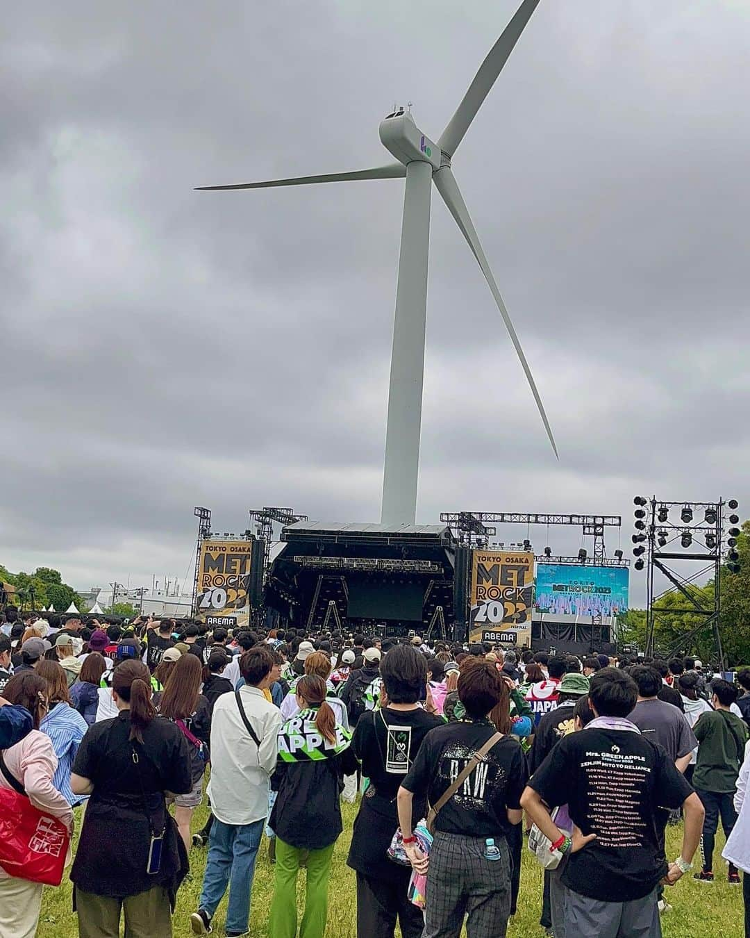 砂糖華さんのインスタグラム写真 - (砂糖華Instagram)「METROCK 2023 🎪🎶 ‪　　　　　‬ 楽しかった〜！🥰 ‪　　　　　‬ サークルとモッシュokでそれも見れたの楽しかったな👭🏻🎶 ‪　　　　　‬ 髪の毛染めたよー！！！毛先オレンジ🍊 @arna_gram  色味可愛すぎる、、🥹 ‪　　　　　‬ パリエクもしてもらったよ🎀 @_riekoo このまつ毛が最高すぎる♡♡ ‪　　　　　‬ ‪　　　　　‬ ‪　　　　　‬ #メトロック #metrock #フェスコーデ #春フェス #メトロック2023」5月21日 23時00分 - __162cm_